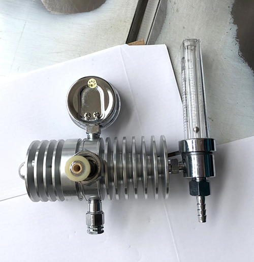 W-199-TC High Quality Carbon Dioxide Gas High Pressure Regulator With Flowmeter Radiator Type